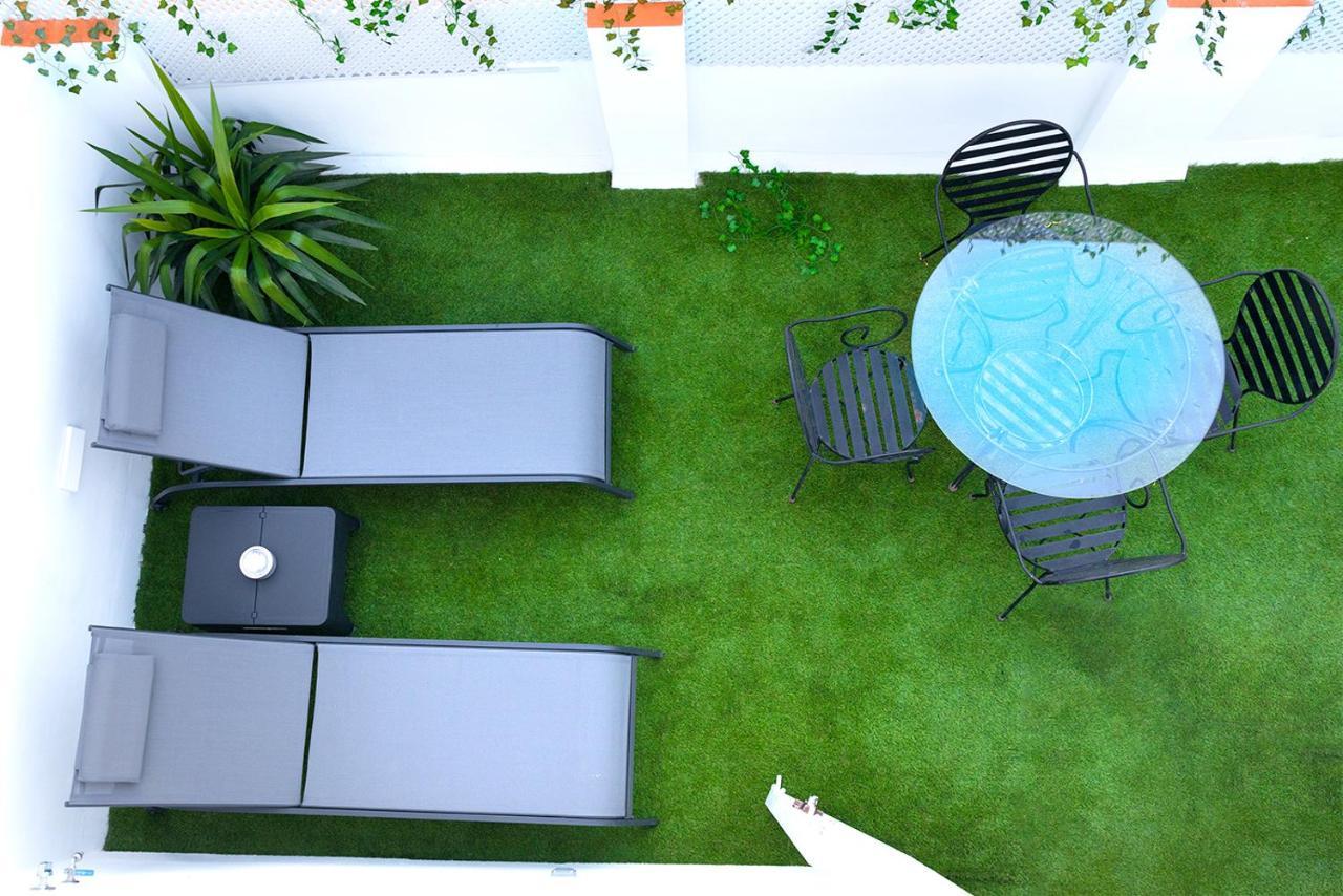 Downtown Apartment With Private Terrace & Jacuzzi Sevilla Exterior foto