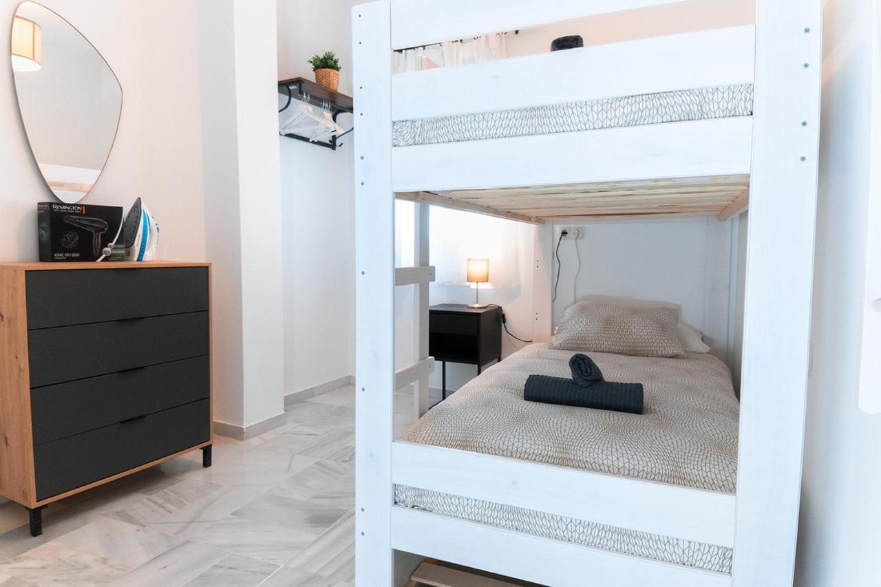 Downtown Apartment With Private Terrace & Jacuzzi Sevilla Exterior foto
