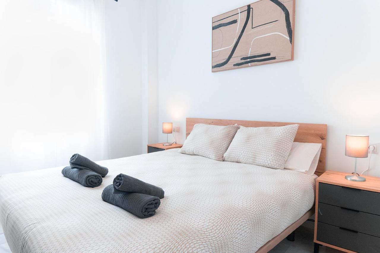 Downtown Apartment With Private Terrace & Jacuzzi Sevilla Exterior foto