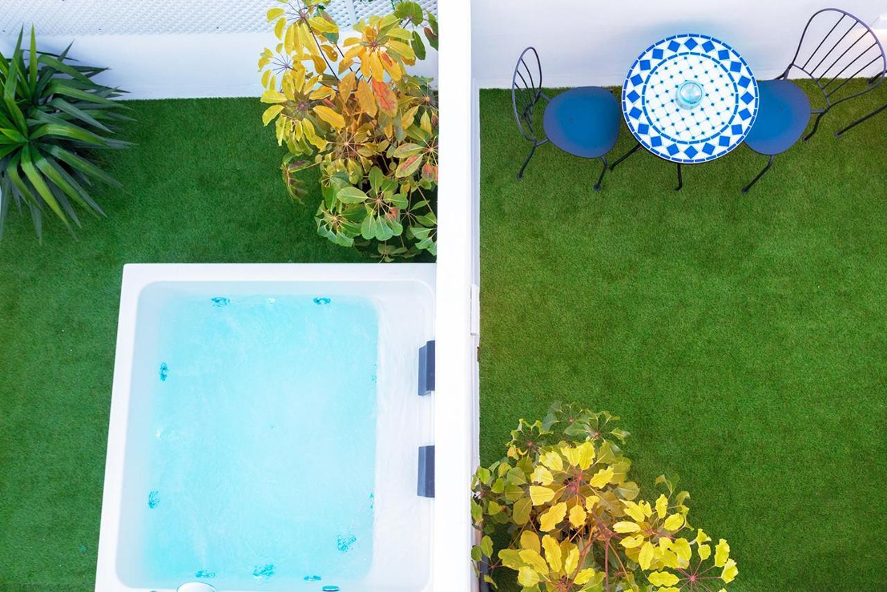 Downtown Apartment With Private Terrace & Jacuzzi Sevilla Exterior foto